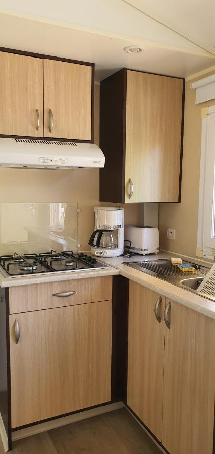 Mobil Home Climatise 6 Personnes La Roque-d'Antheron Buitenkant foto